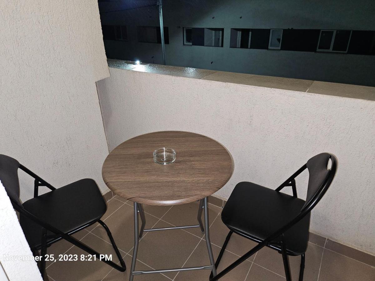Garsoniera Residence Militari Chiajna ภายนอก รูปภาพ