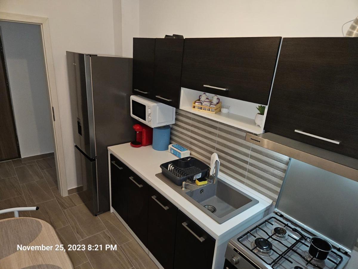 Garsoniera Residence Militari Chiajna ภายนอก รูปภาพ
